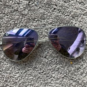 Ray ban aviators!
